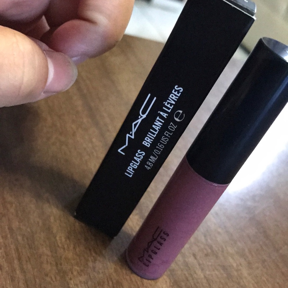 MAC cosmetics lipgloss 🖤